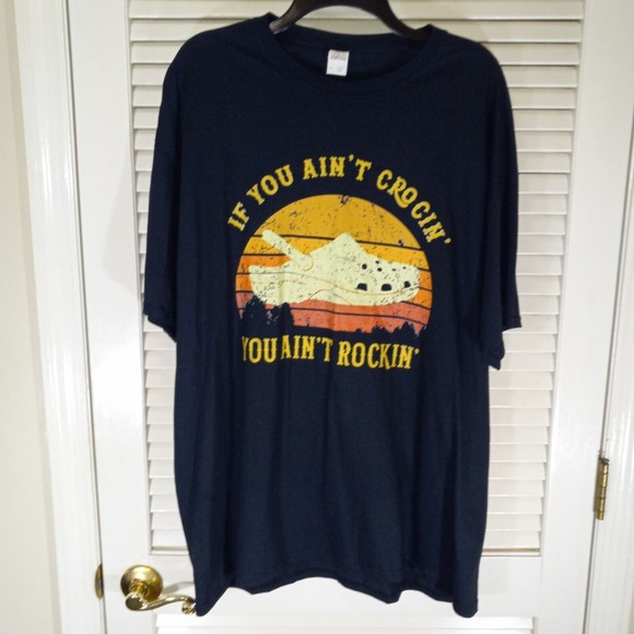 If You Ain’t Crockin You Ain’t Rockin Unisex T-Shirt Size XL Fruit Of The Loom - Picture 1 of 8